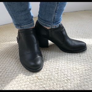 Naturalizer All Leather Black Booties